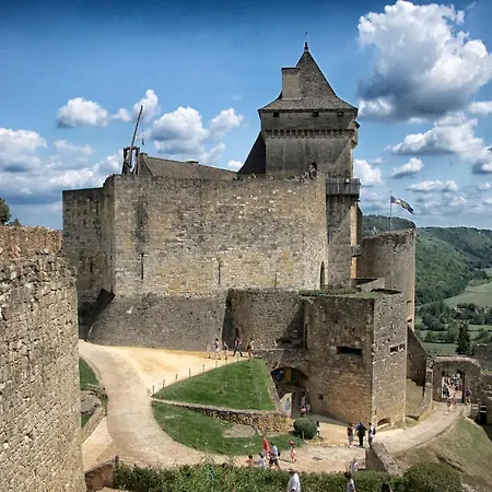 Casa vacanze In Dordogne Near Castles, Cleaning Included Berbiguieres