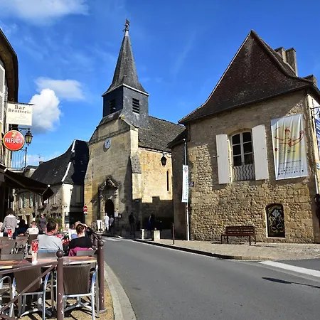In Dordogne Near Castles, Cleaning Included Berbiguieres